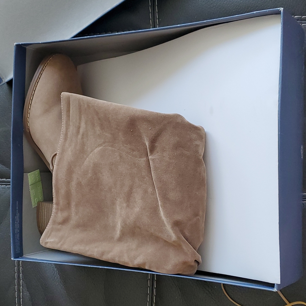 Universal Thread Lainee Tall Taupe Beige Heeled Scrunch Knee High Boots NWT - Picture 3 of 3